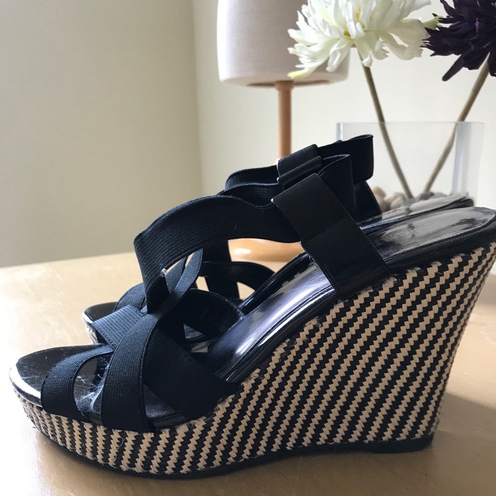 Black Wedges